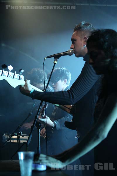 THE XX - 2009-10-09 - PARIS - Point Ephemere - Romy Madley Croft - Baria Qureshi - Oliver Sim - James Thomas Smith